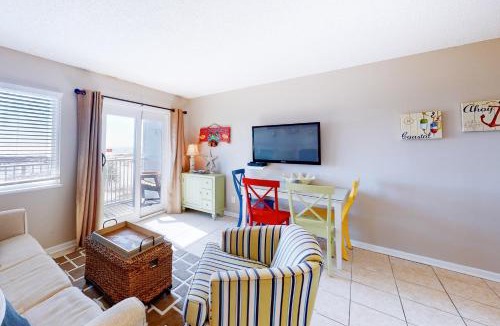 Fort Morgan House | Gulf-Front Condo on the Dunes with Balcony & Shared Pool