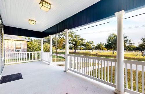 South Pensacola House | Historic downtown cottage with high-speed WiFi and central AC - dogs okay