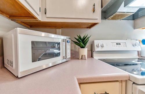 Pensacola House | Life's a Breeze - 5min to Pcola Beach , Families