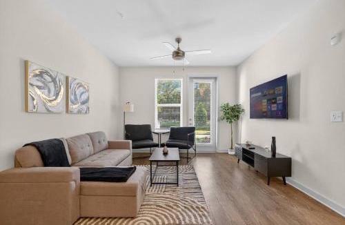 Arlington Apartment | Cozy 2 BR Apt |King Bed |Pool |Gym| Close to Mayo
