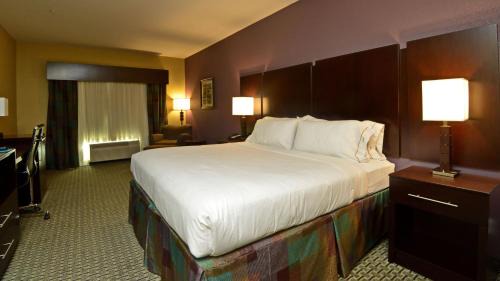 Zachary Hotel | Holiday Inn Express Baton Rouge North by IHG