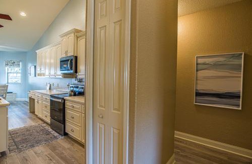 Hernando House | Perfect Pointe Lakehouse waterfront private dock kayaks sleeps 8