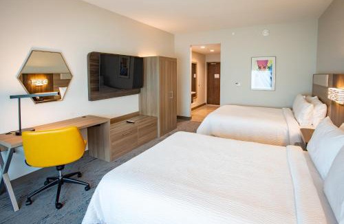 Ferry Pass Hotel | Holiday Inn Express & Suites Pensacola Airport North – I-10 by IHG