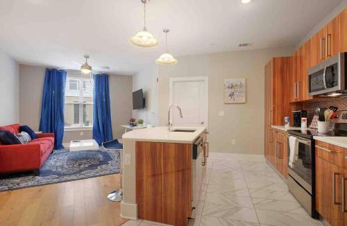 Highlands - Perkins Apartment | Highly Desired Travel CondoComfy King Bed