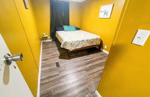 Crane Hill House | Pet Friendly! Lakefront - Crooked Creek Retreat