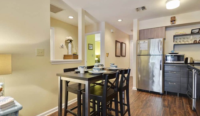 Finn Key by Avantstay w/ Covered Patio & Shared Pool! Week Long Stays Only