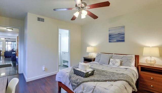 3 Mi to UF: Townhome w/Patio in Gainesville!