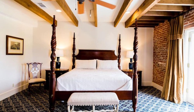 The River Walk Inn - Rooms 801-806