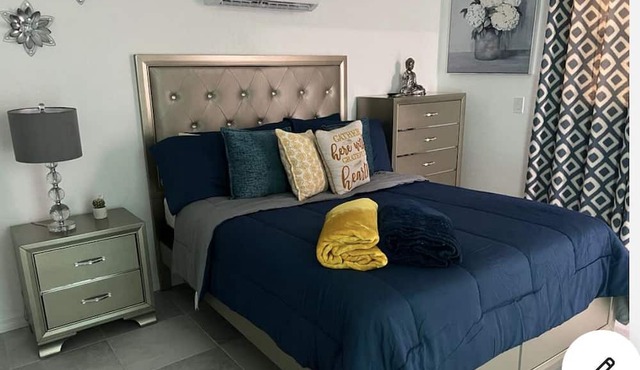 Romantic suite 5 minutes from the beach!