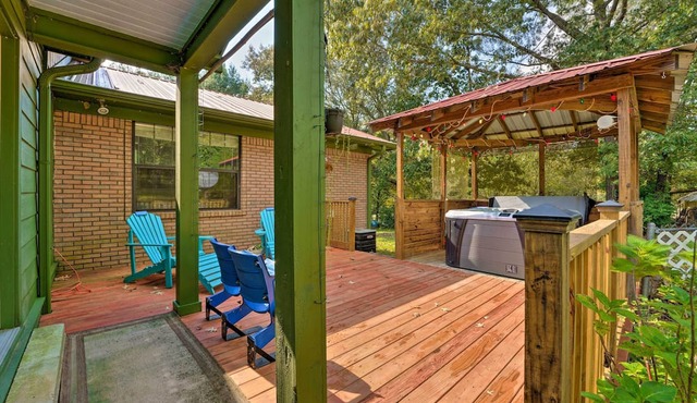 Oxford Home With Hot Tub, 10 Mi to Ole Miss