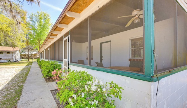 Dock & Fire Pit: Scenic Studio on Suwannee River!
