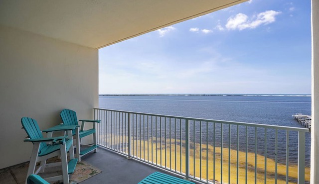 Waterfront Listing In Beautiful Harbour Pointe! Gulf View, Too!