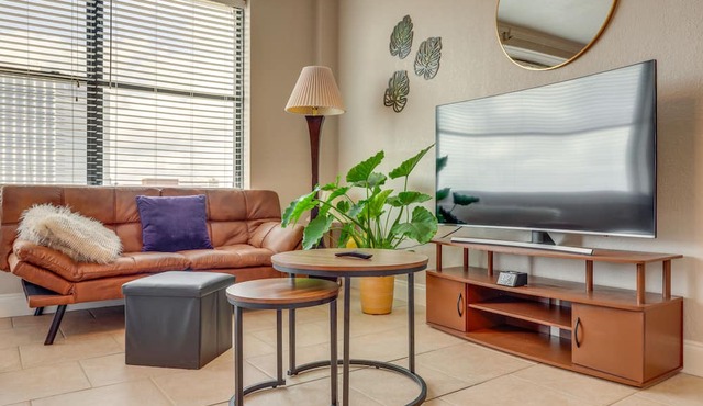 Downtown Jacksonville Studio w/City Views!