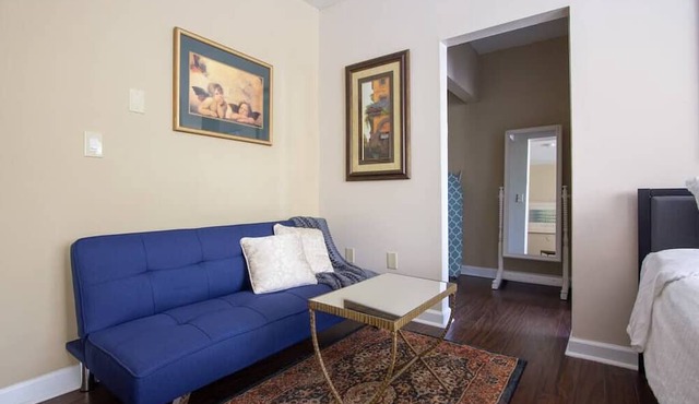 Cozy Studio w/parking & Wi-Fi near Design District