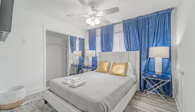 2 BD Condo - Sleeps 4 - Palm Wave Stays