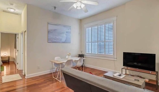 LT Stay Discounts! Cozy 2 BR Apt - Pet Friendly!