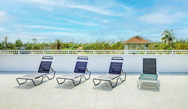 Breakers West B5 Beach side condo with pool