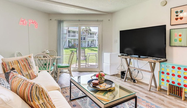 ‘Sea La Vie’ Condo: Pensacola Beach Access!