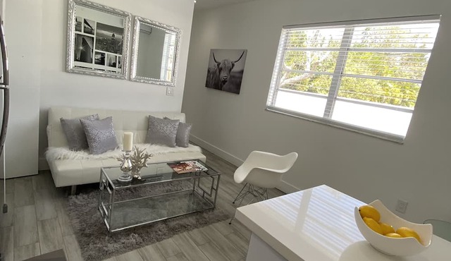 Modern & New, Excellent Location Miami 1/1.