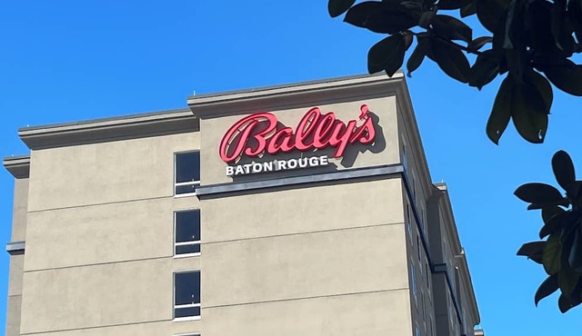 Stylish Place in Popular Downtown Spot, Min to LSU