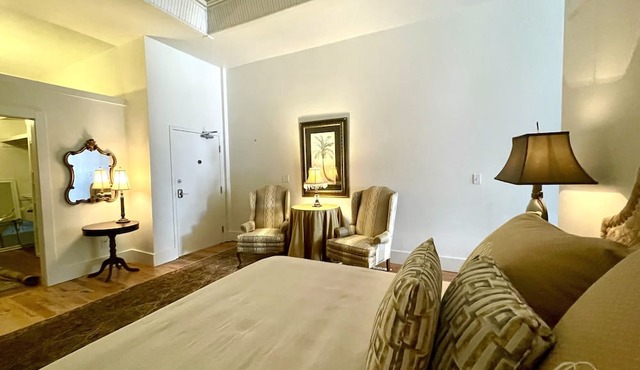 Palafox Loft 122, sleeps 2