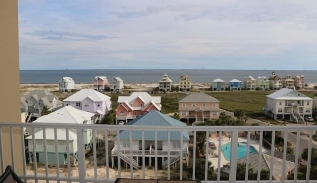 Indies 603 | 3BR/2BA Gulf View Condo | Sleeps 8 | Pool & Rooftop Access