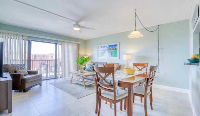 Oceanfront Condo In TOP Location. On The Beach And Steps To The Pier 🌅
