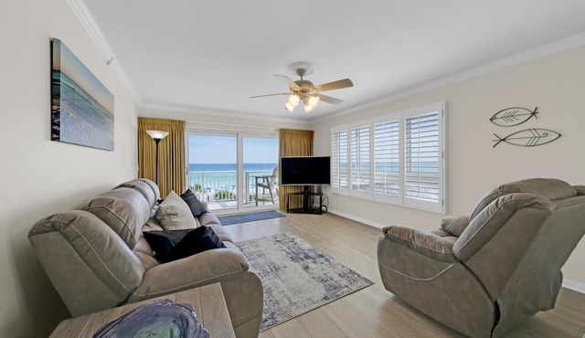 Remodeled Beachfront 🐠 Popular Destin Towers ⚓️ Located in the ❤️ of Destin