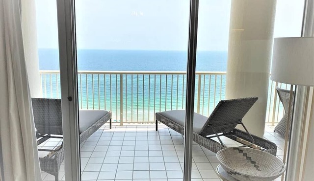 Avalon 1905 - Beach Club - 5/5 Double Mstr Bedrooms-50 Ft Balcony- Pools - beach
