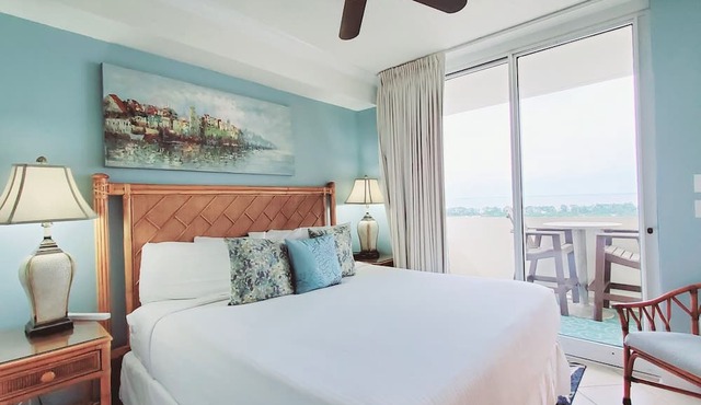 Bristol 1510 Corner Condo-King/King/Queen/Sofa Sleeper Sweeping Gulf Views-WIFI