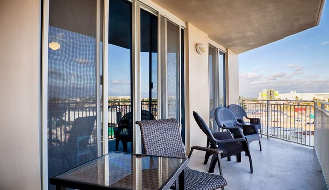 Waterscape A317 ~ 2BR + Bunkroom ~ Beach Service!