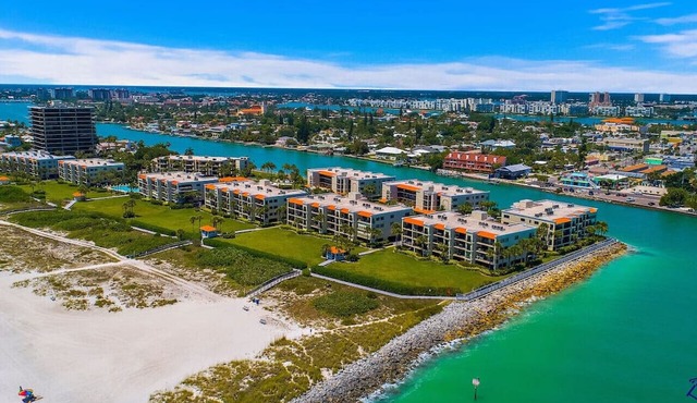 Land`s End 11-206: Newly Remodeled 2BD/2BA