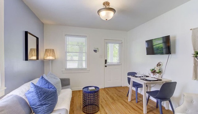 Gated Community | 10 Min to Downtown & Nightlife