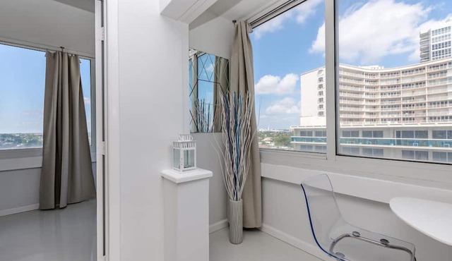 Modern Ocean Beach Condo 3BR "On the Sand" w POOL