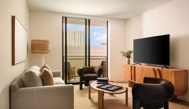 New Executive Suite in Edgewater + Office, Balcony, Pool | Sense28 by AvantStay