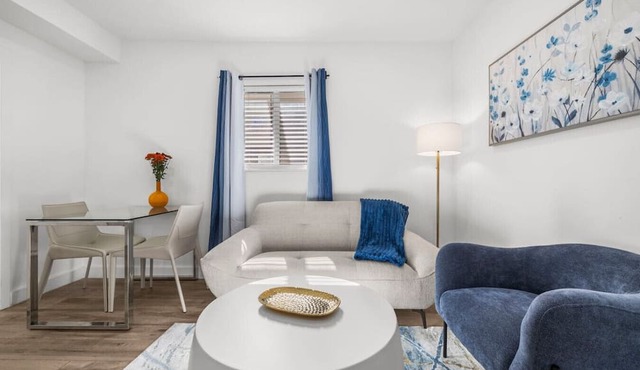 5 Mins to Brickell & Downtown - 2BR + Free Parking, Private Patio, Pets Ok