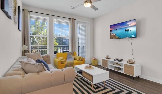 Cozy 2 Bedroom Apartment in Winter Garden with fast wifi, pool & fitness room