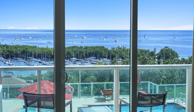 SF Tropical Paradise - Spacious 3/3