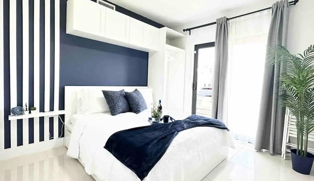 Luxurious Blue Studio! The Keys, Everglades, Biscayne N. Park, Redlands & Miami