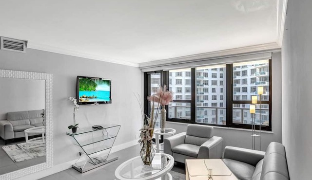 Chic 3 Bedroom Condo by the Sea with Resort Amenities, Pools and Gym 715