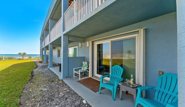 Ground Floor Beachfront Coastal Getaway w/Pool & Beach Views