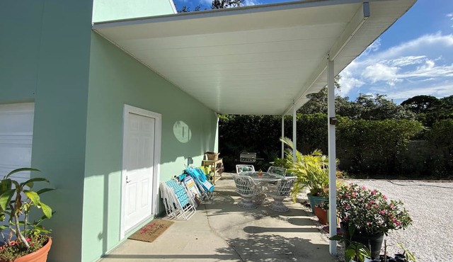 The West Wing with Saltwater Pool Adult only No pets