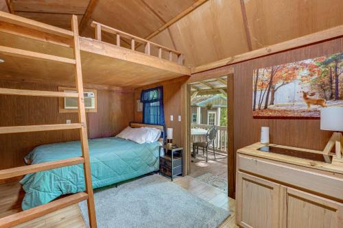 Hike & Fish! 5-Unit Wesson Escape w/Private Beach