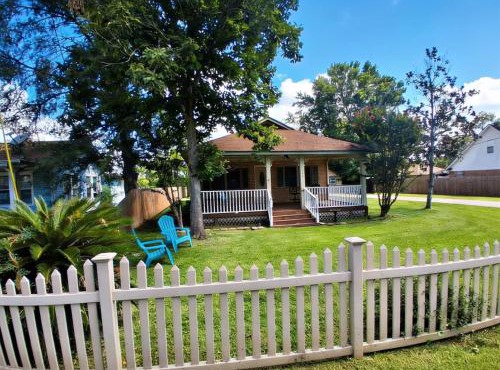 3 BD Peaceful House on Biloxi Back Bay near Coliseum