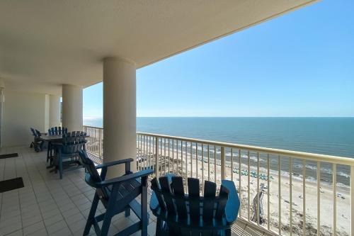 Bristol 2003-Gorgeous Beachfront Condo in Resort- 4bd45 bath - Sleeps 13